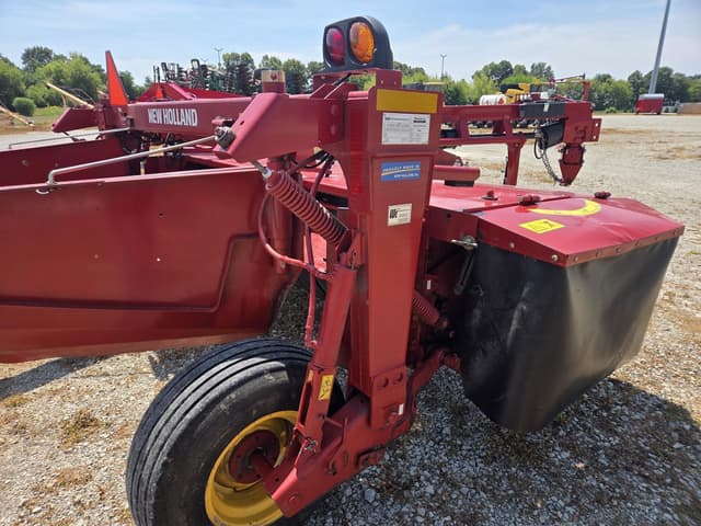 Image of New Holland 210 equipment image 3