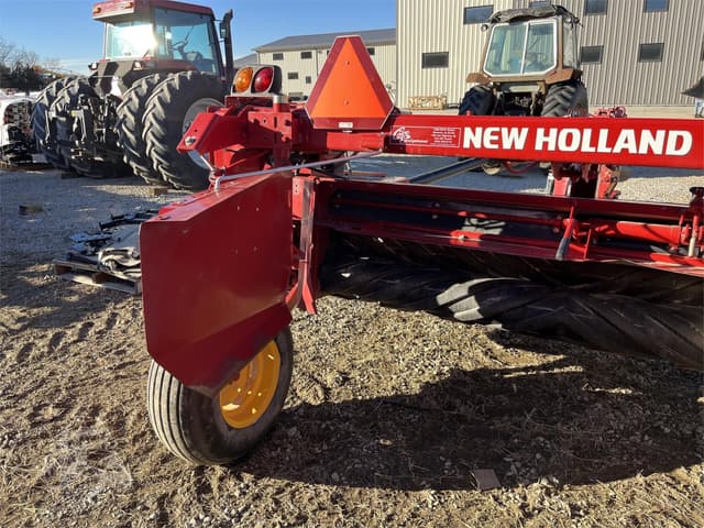 Image of New Holland 210 equipment image 3