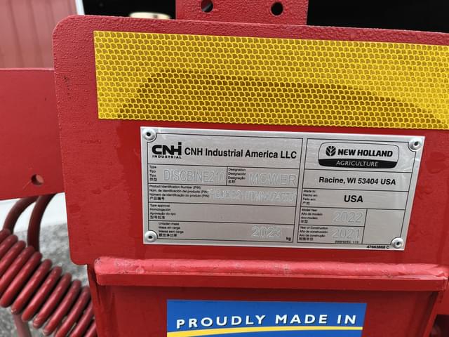 Image of New Holland 210 equipment image 4