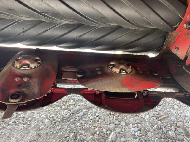 Image of New Holland 313 equipment image 4