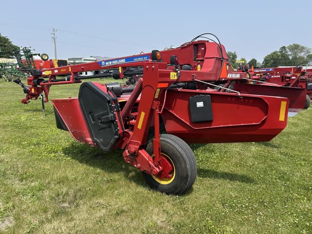 Image of New Holland 313 equipment image 2