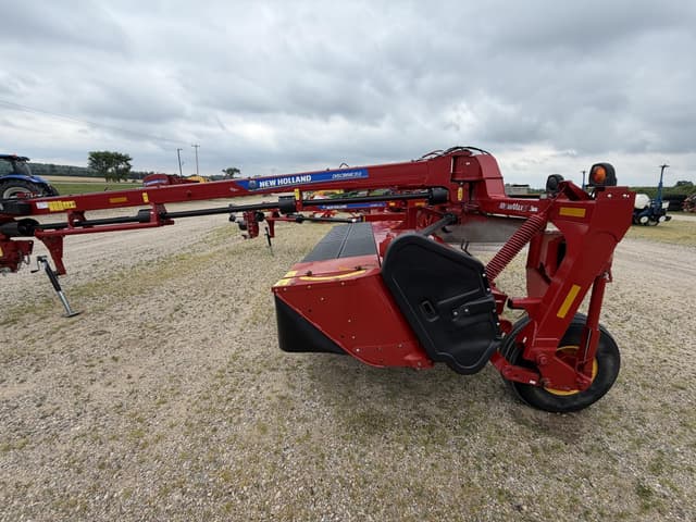 Image of New Holland 313 equipment image 4