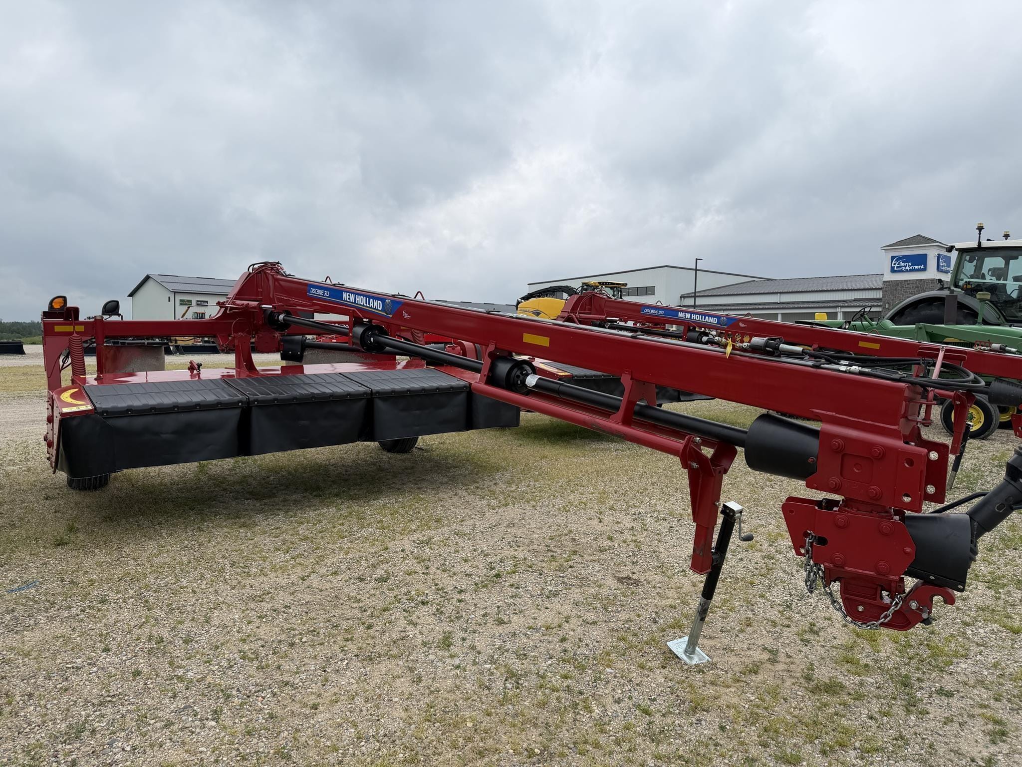2022 New Holland 313 Equipment Image0