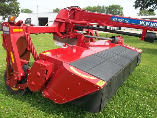Image of New Holland 313 equipment image 4