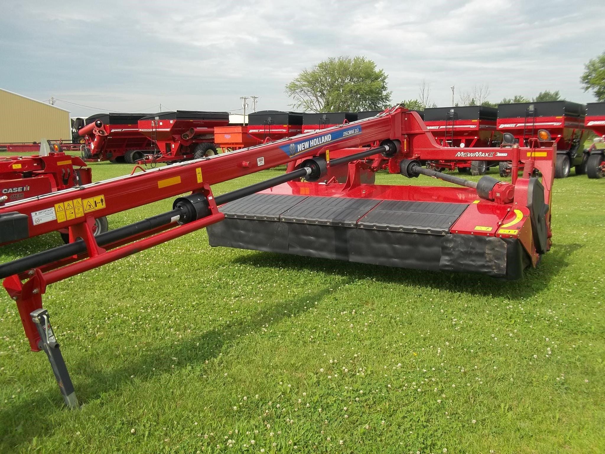 2022 New Holland 313 Equipment Image0