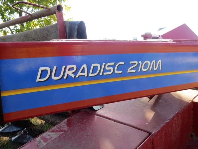 Image of New Holland Duradisc 210M equipment image 2