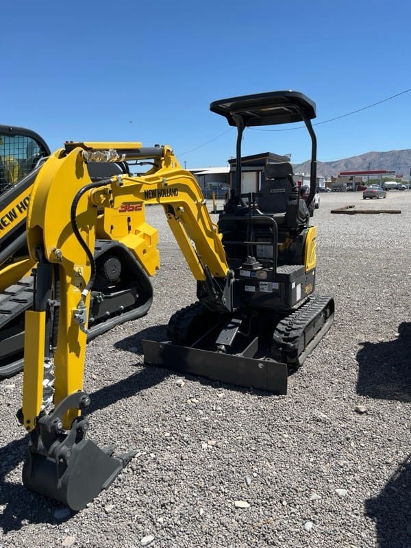 2022 New Holland E17C Equipment Image0