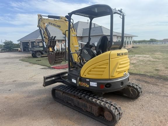 Image of New Holland E37C equipment image 2