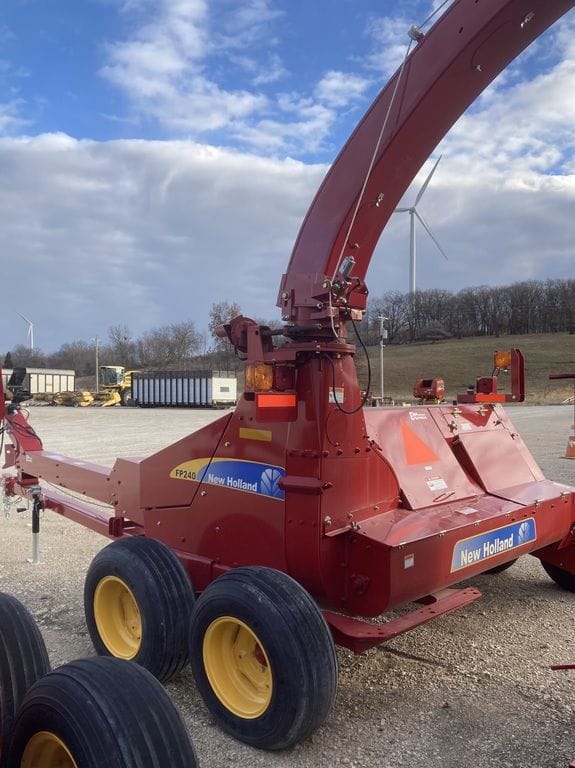 Main image New Holland FP240