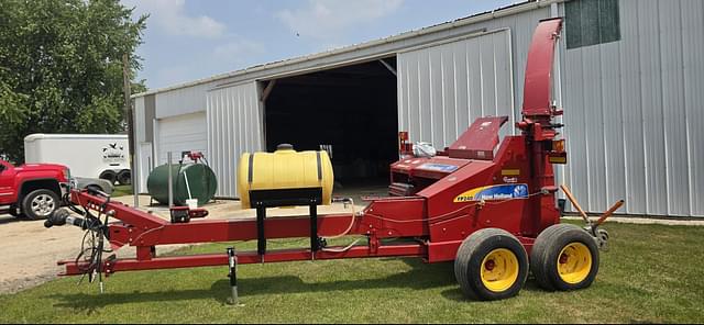Image of New Holland FP240 equipment image 2