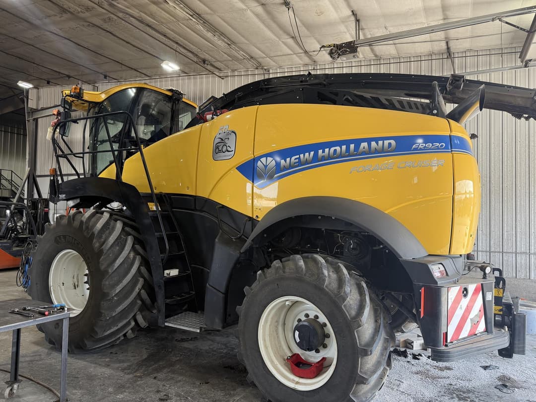 Image of New Holland FR920 Image 1