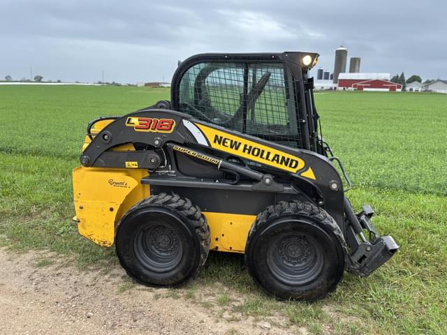 Image of New Holland L318 equipment image 2