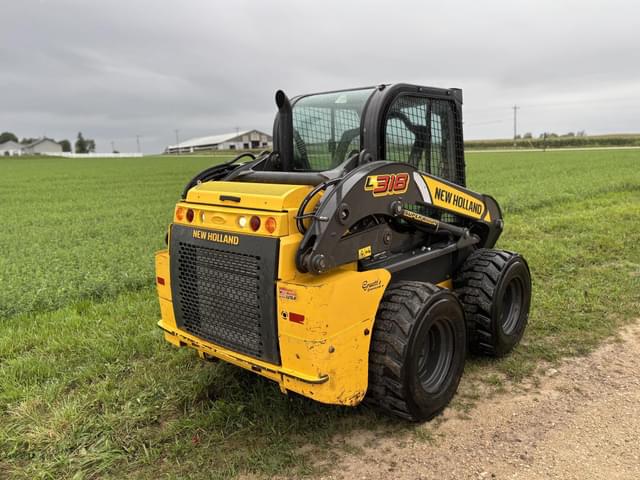 Image of New Holland L318 equipment image 3