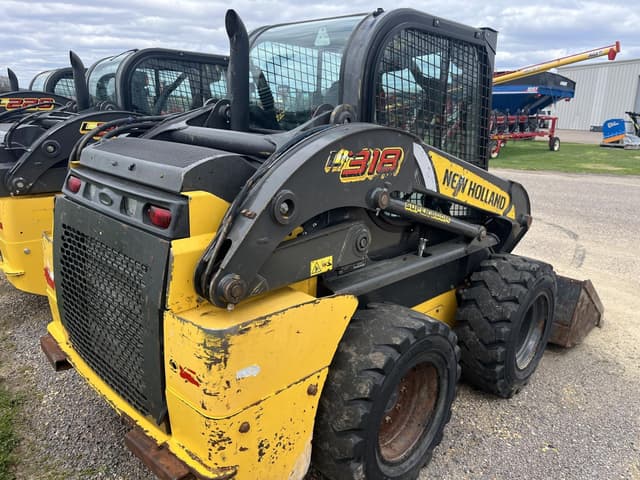 Image of New Holland L318 equipment image 3