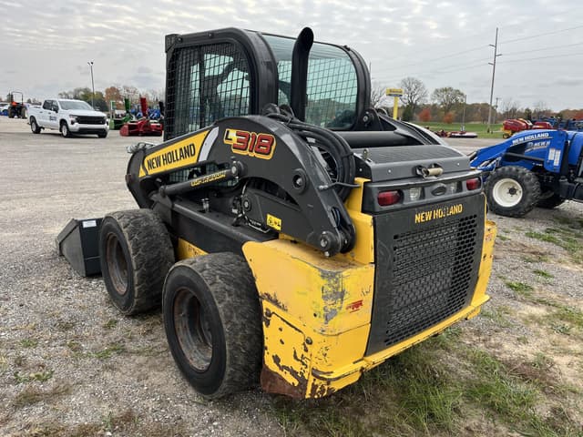Image of New Holland L318 equipment image 3