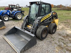 2022 New Holland L318 Image