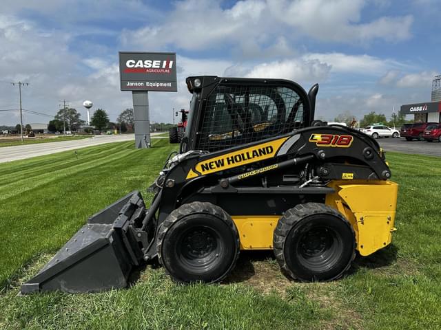Image of New Holland L318 equipment image 2
