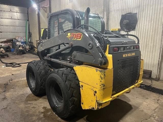 Image of New Holland L318 equipment image 3