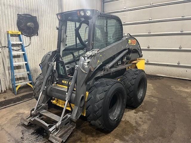 2022 New Holland L318 Equipment Image0