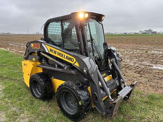 Image of New Holland L318 equipment image 3