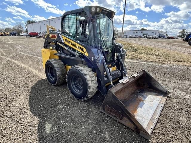 Image of New Holland L318 equipment image 2