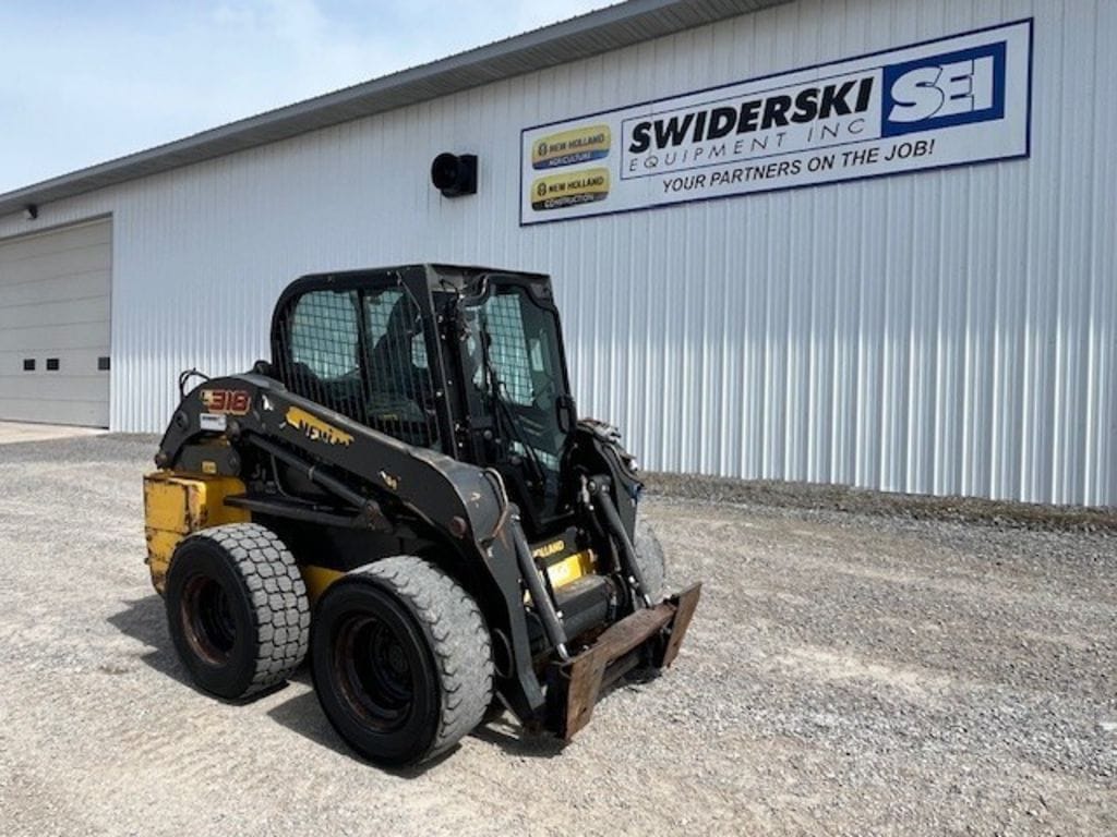 2022 New Holland L318 Equipment Image0