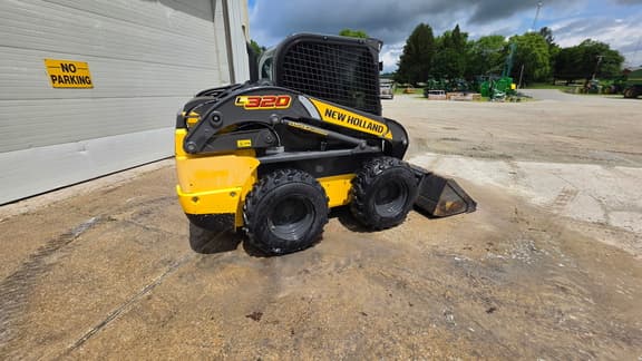 Image of New Holland L320 equipment image 4