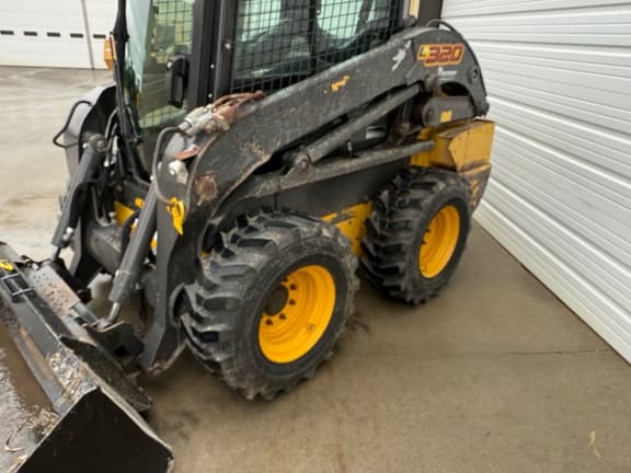 Image of New Holland L320 equipment image 1