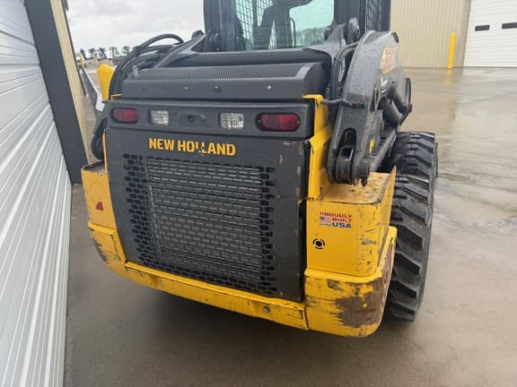 Image of New Holland L320 equipment image 2
