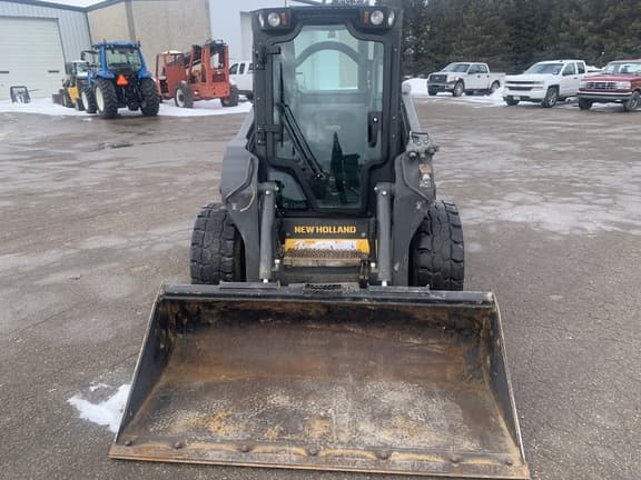 Image of New Holland L320 equipment image 2