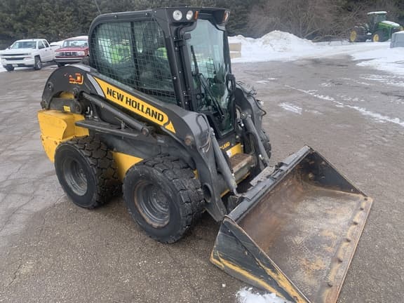 Image of New Holland L320 equipment image 3