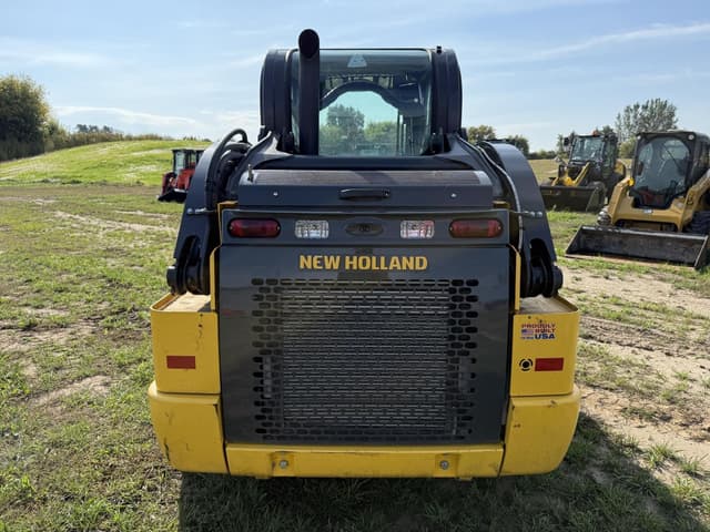 Image of New Holland L320 equipment image 3