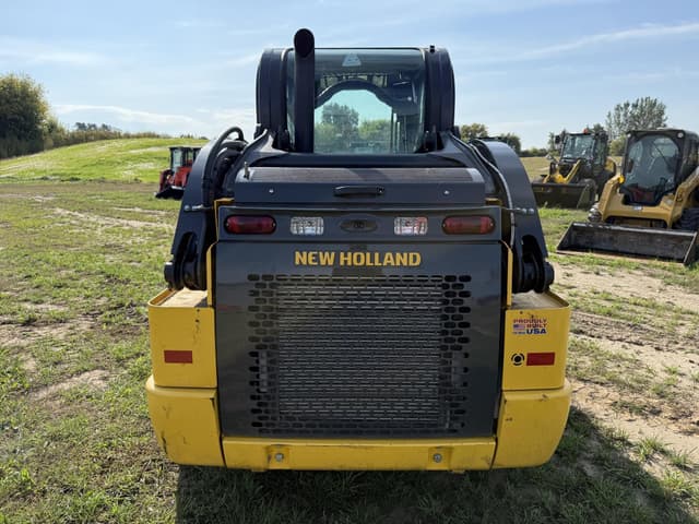 Image of New Holland L320 equipment image 4