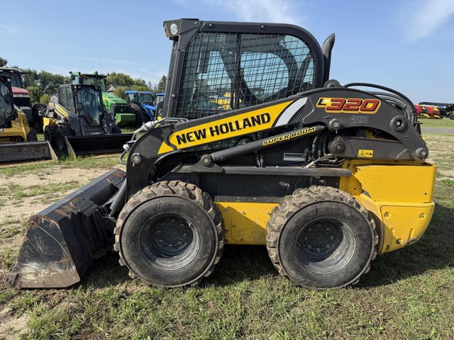 Image of New Holland L320 equipment image 2