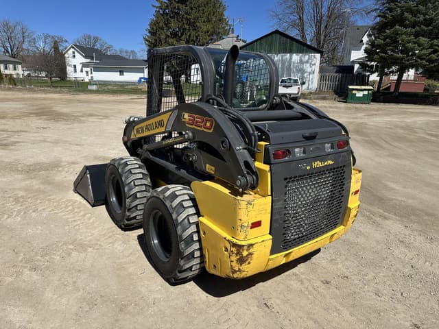 Image of New Holland L320 equipment image 2