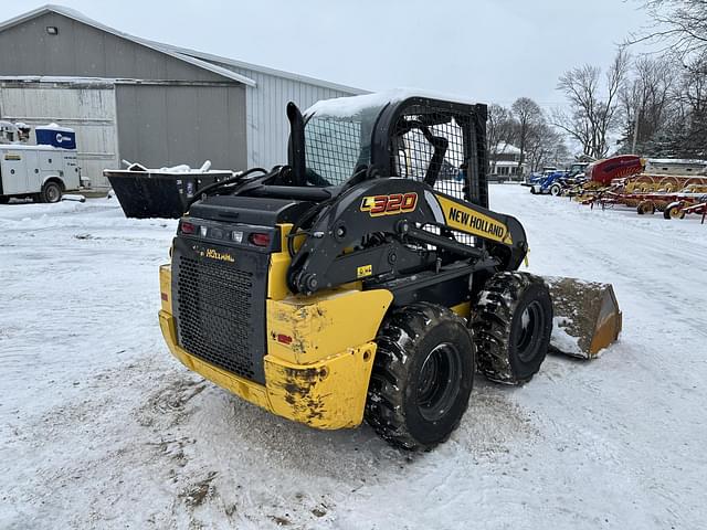 Image of New Holland L320 equipment image 3