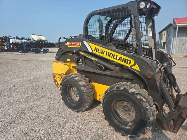 Image of New Holland L320 equipment image 2
