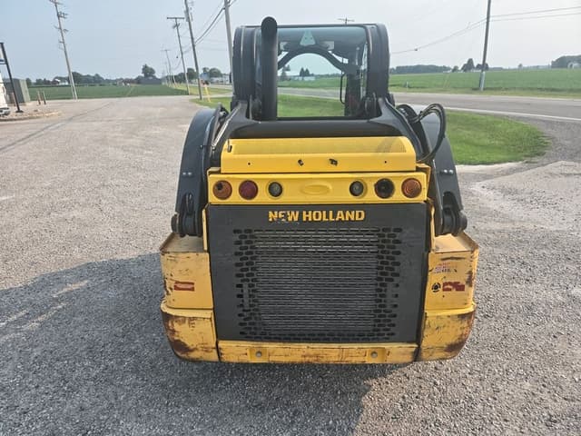 Image of New Holland L320 equipment image 3