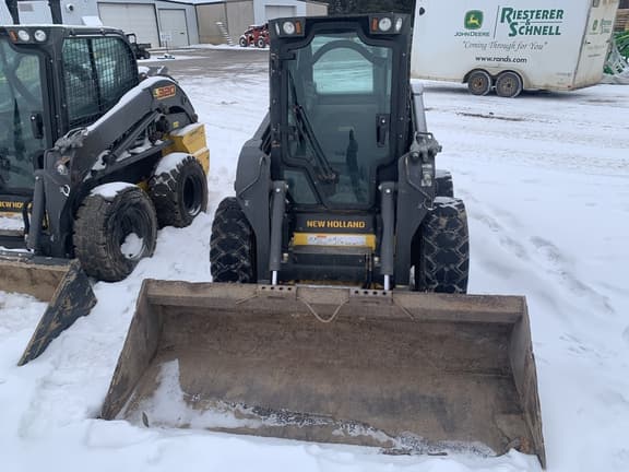 Image of New Holland L320 equipment image 3