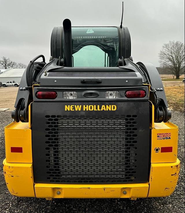 Image of New Holland L320 equipment image 3