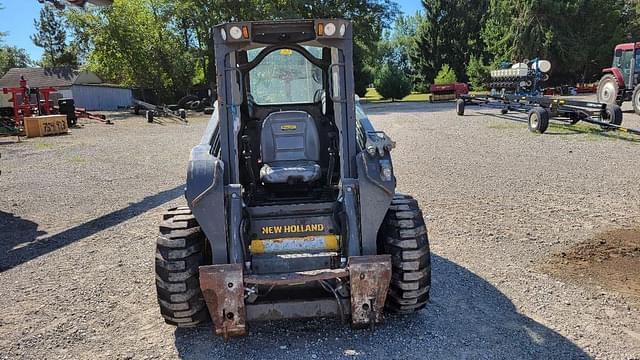 Image of New Holland L320 equipment image 3