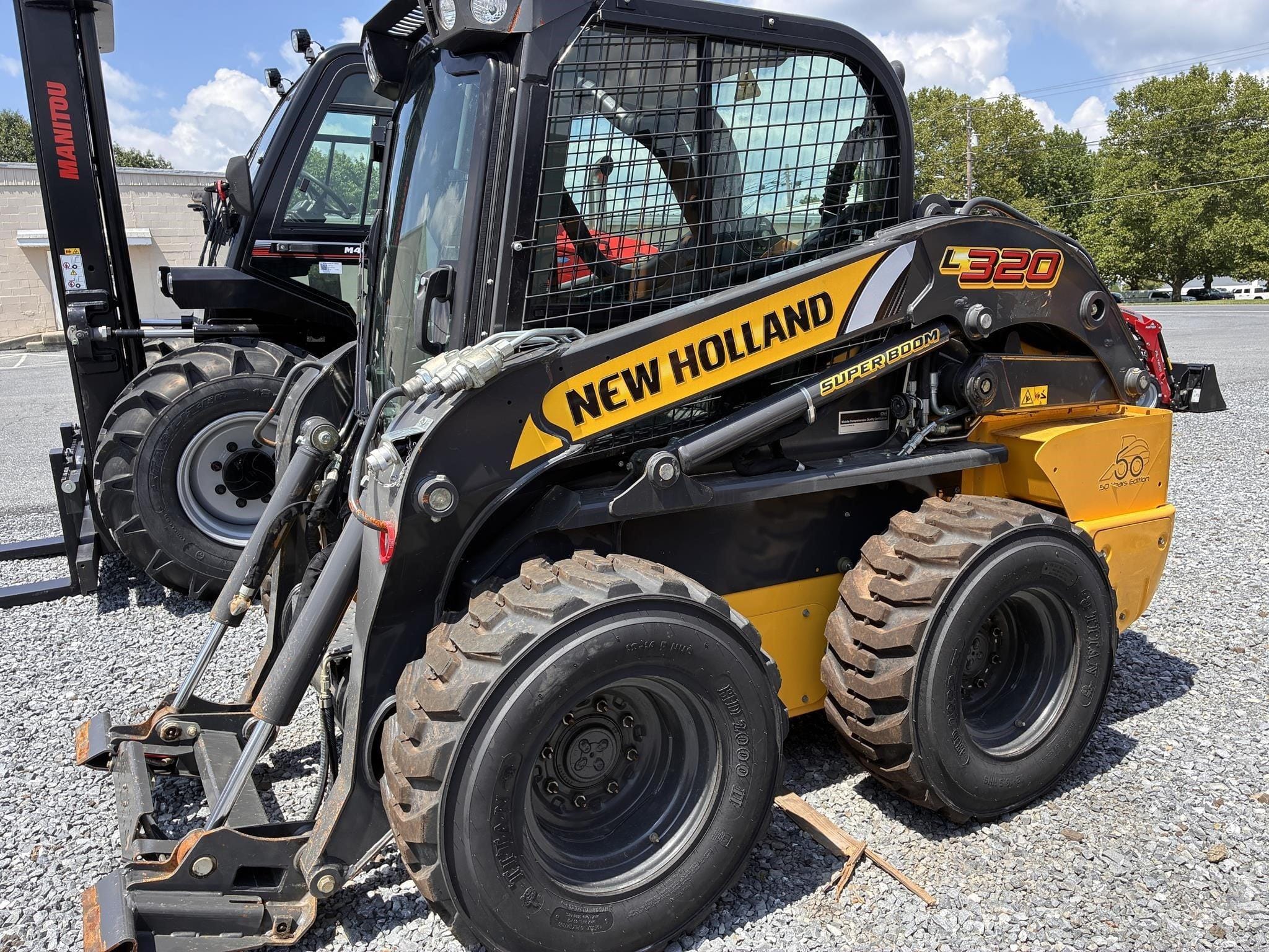 2022 New Holland L320 Equipment Image0
