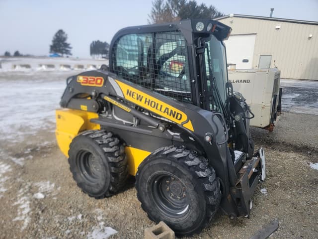 Image of New Holland L320 equipment image 1
