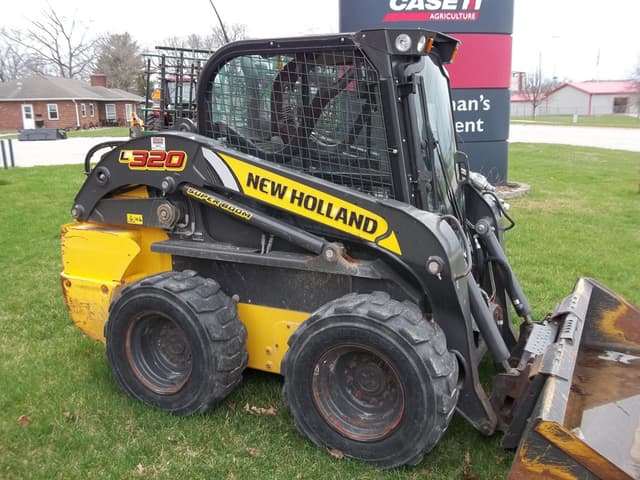 Image of New Holland L320 equipment image 2