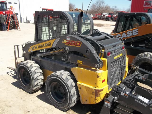 Image of New Holland L320 equipment image 4