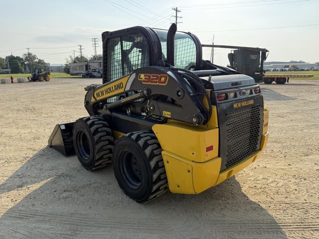 Image of New Holland L320 equipment image 3