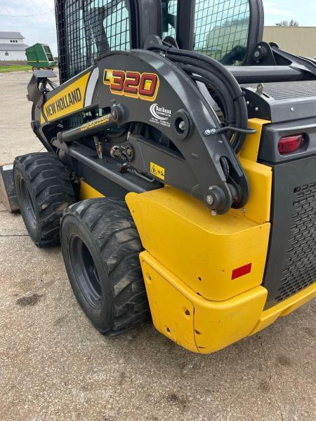 Image of New Holland L320 equipment image 4