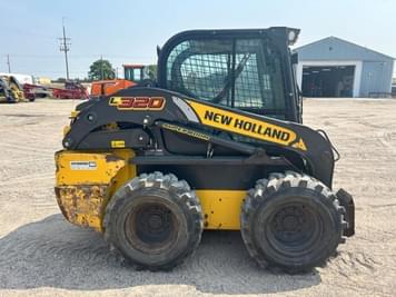 Main image New Holland L320