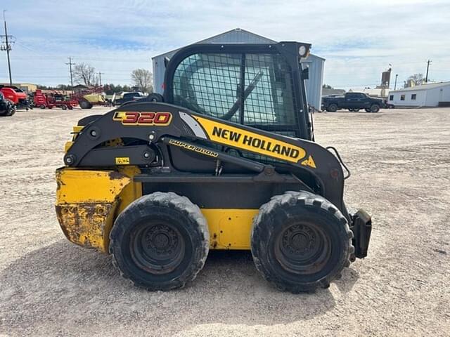 Image of New Holland L320 equipment image 3