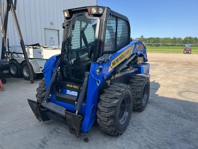 Image of New Holland L320 equipment image 1